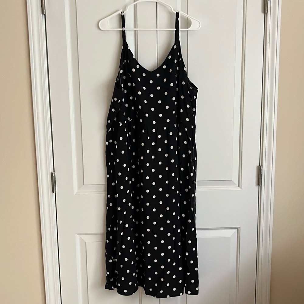 Old navy black/white polka dot fit and flare midi dress.